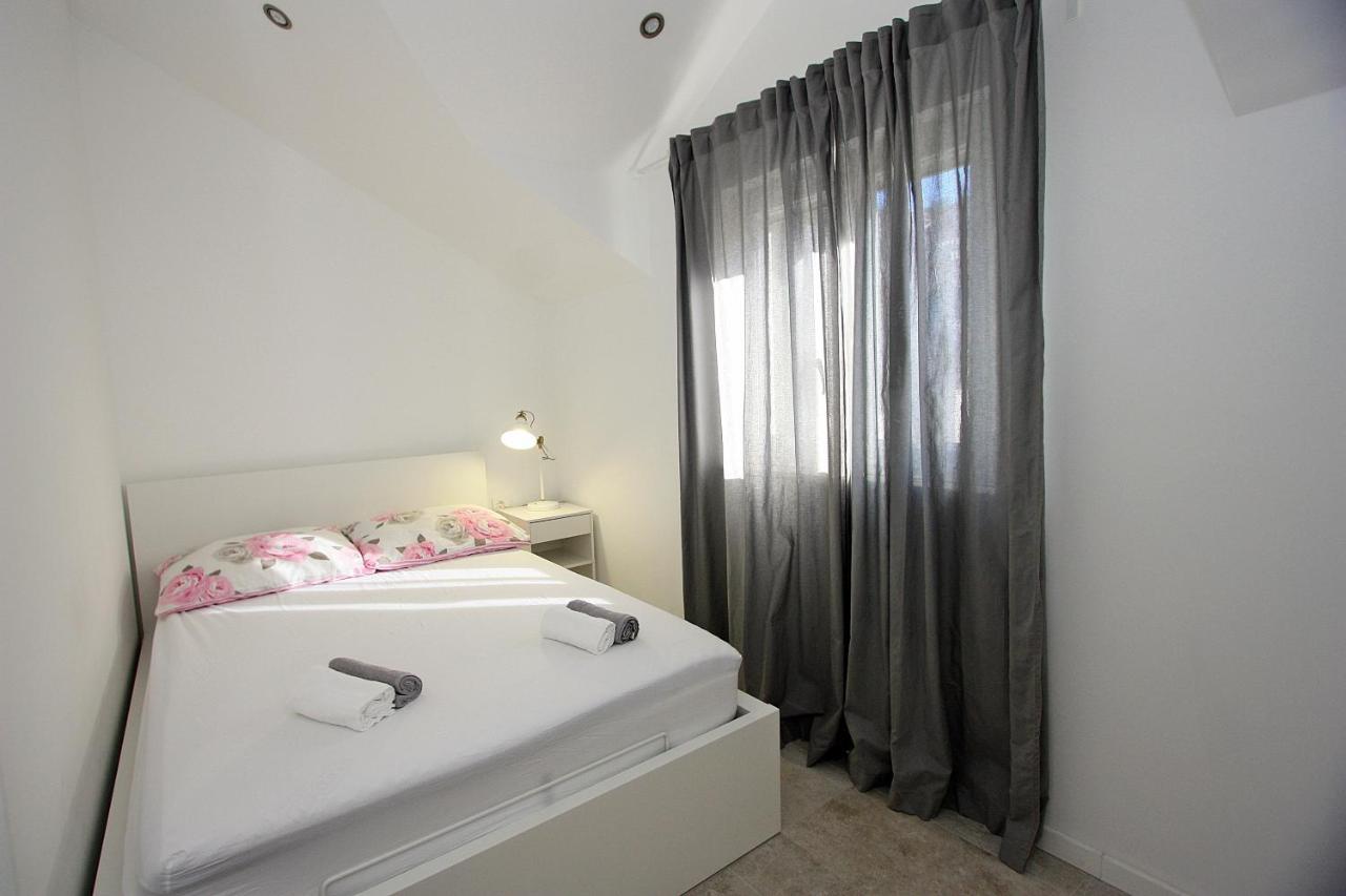 Apartman Ivana Supetar Exterior photo